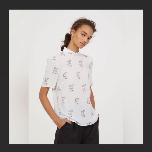 Floral blouse in white size 8 - Picture 7 of 8